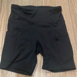 Lululemon 4” short